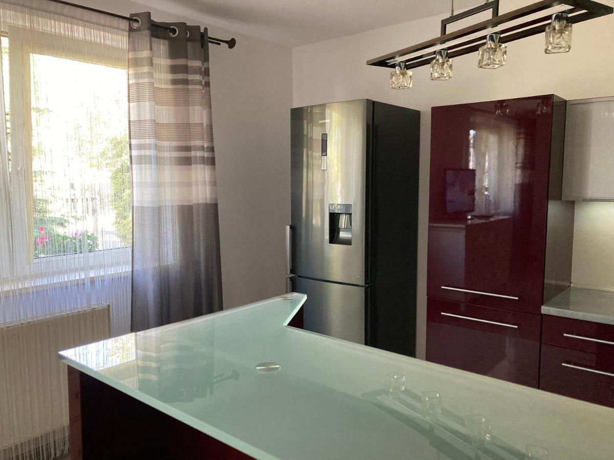 Apartamento Dom Chotomów Exterior foto