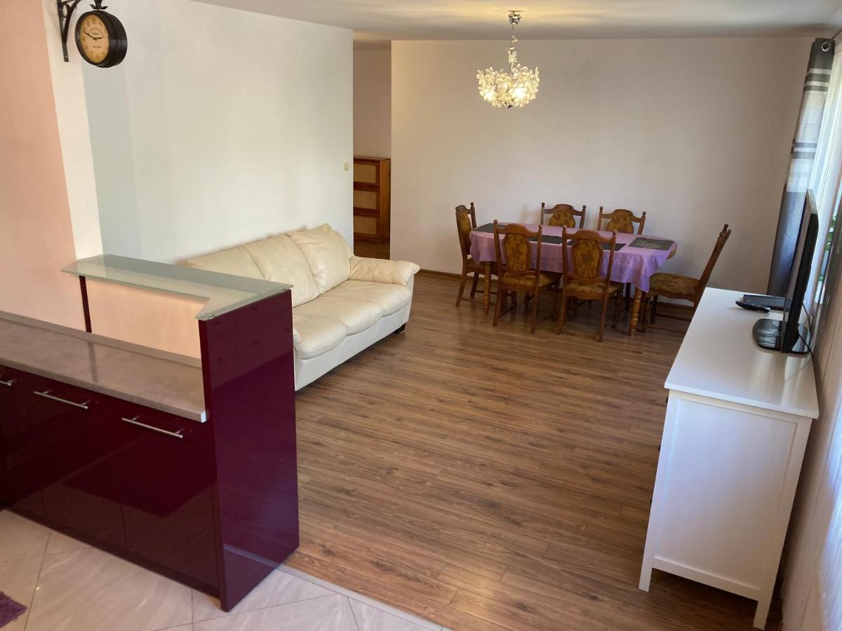 Apartamento Dom Chotomów Exterior foto
